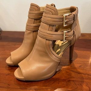 Michael Kors camel heels 7.5